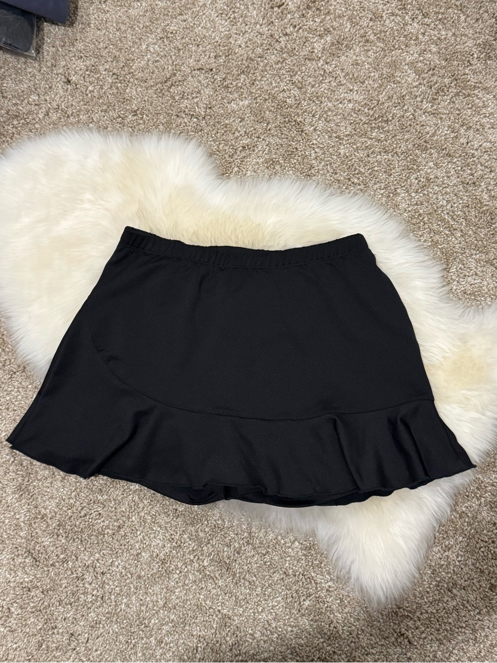 DTL Sport Women’s Black Ruffle Hem Skort Size S